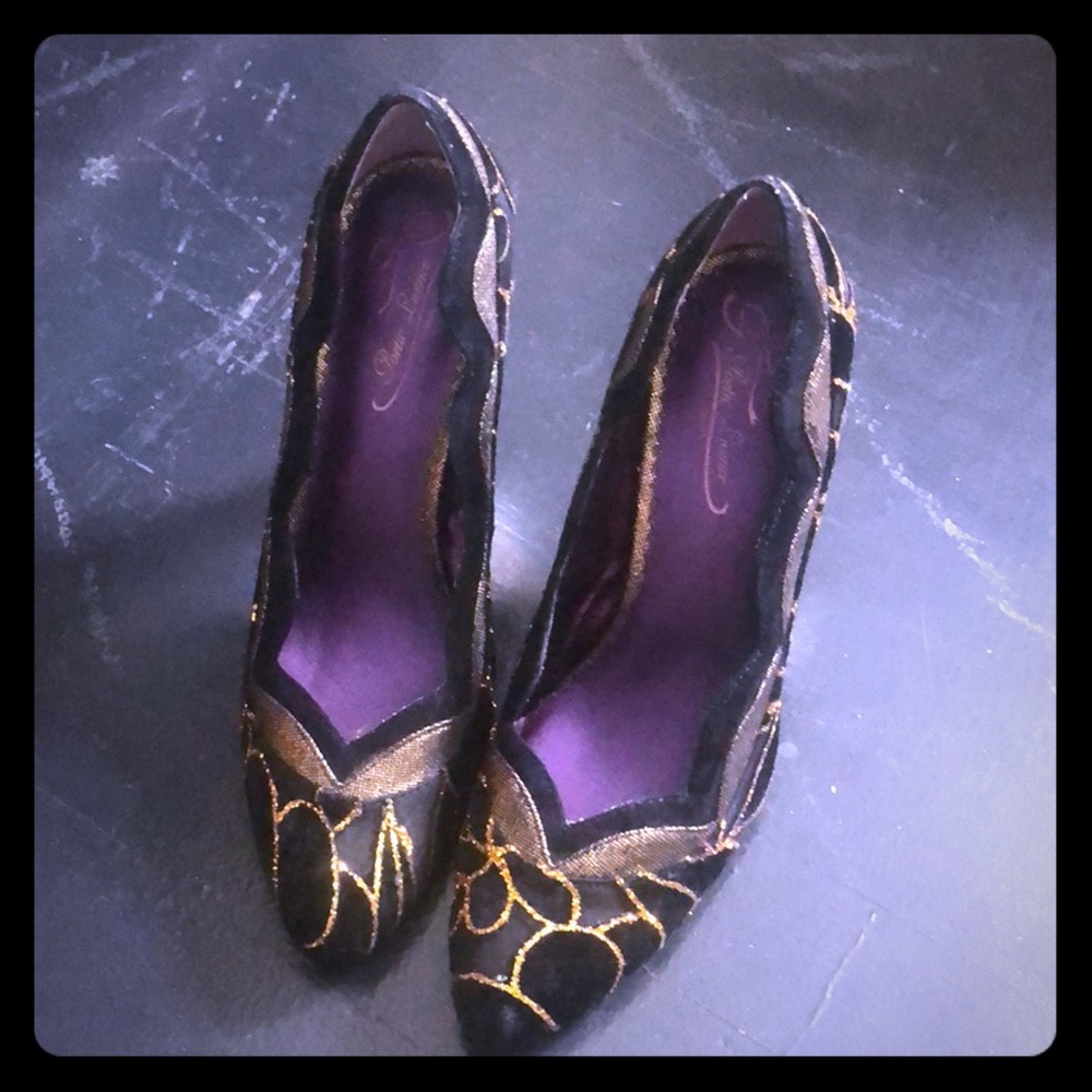 Black and gold Poetic License heels